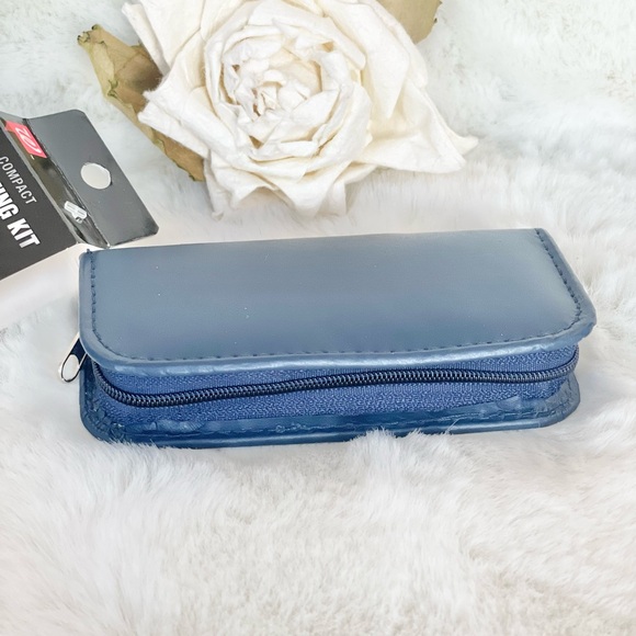 New with tags COMPACT GROOMING KIT 6 PC. Pocket comb, Finger & Toe nail clippers - Picture 3 of 4